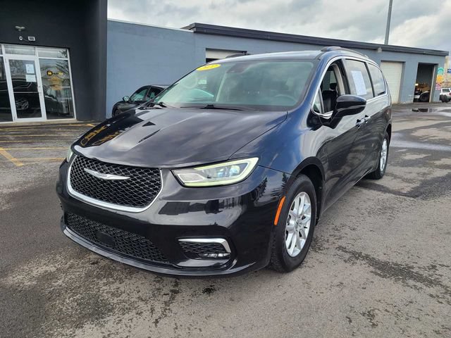 Used 2022 Chrysler Pacifica Touring-L FWD image 1