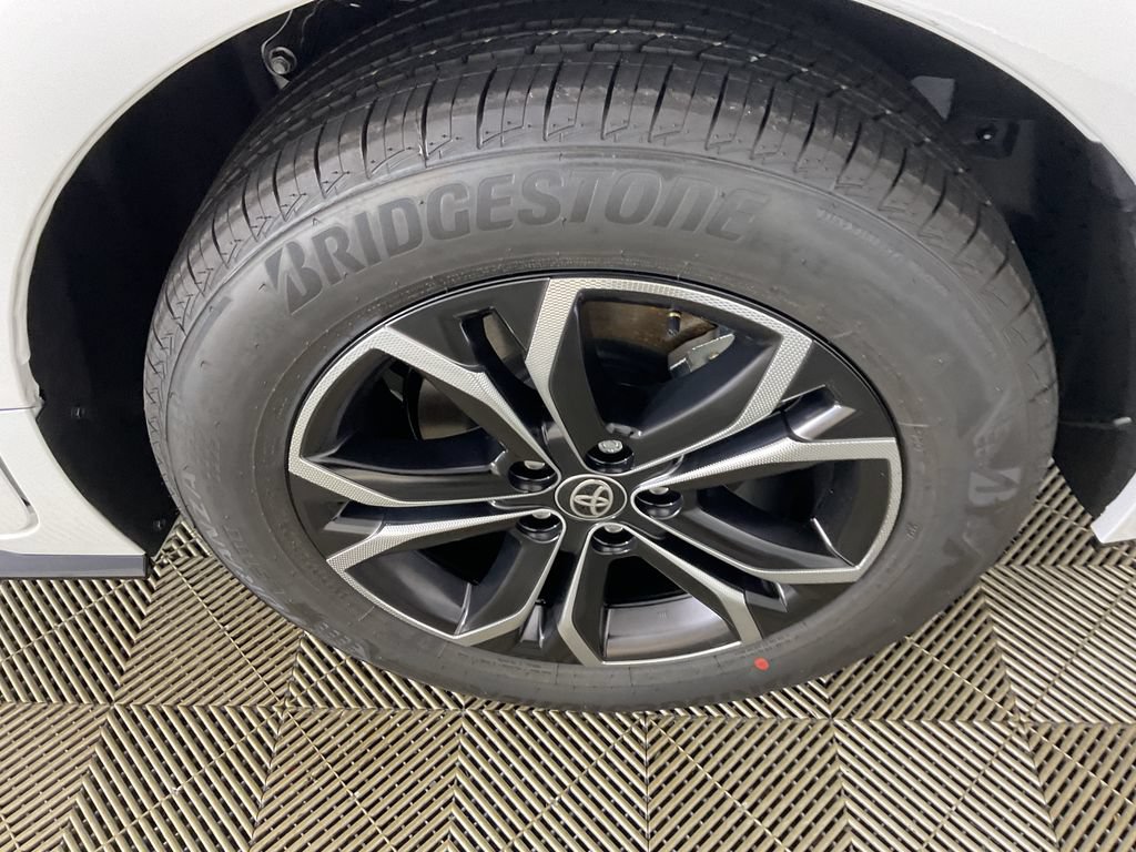 New 2026 Toyota Sienna Platinum AWD/4WD image 5