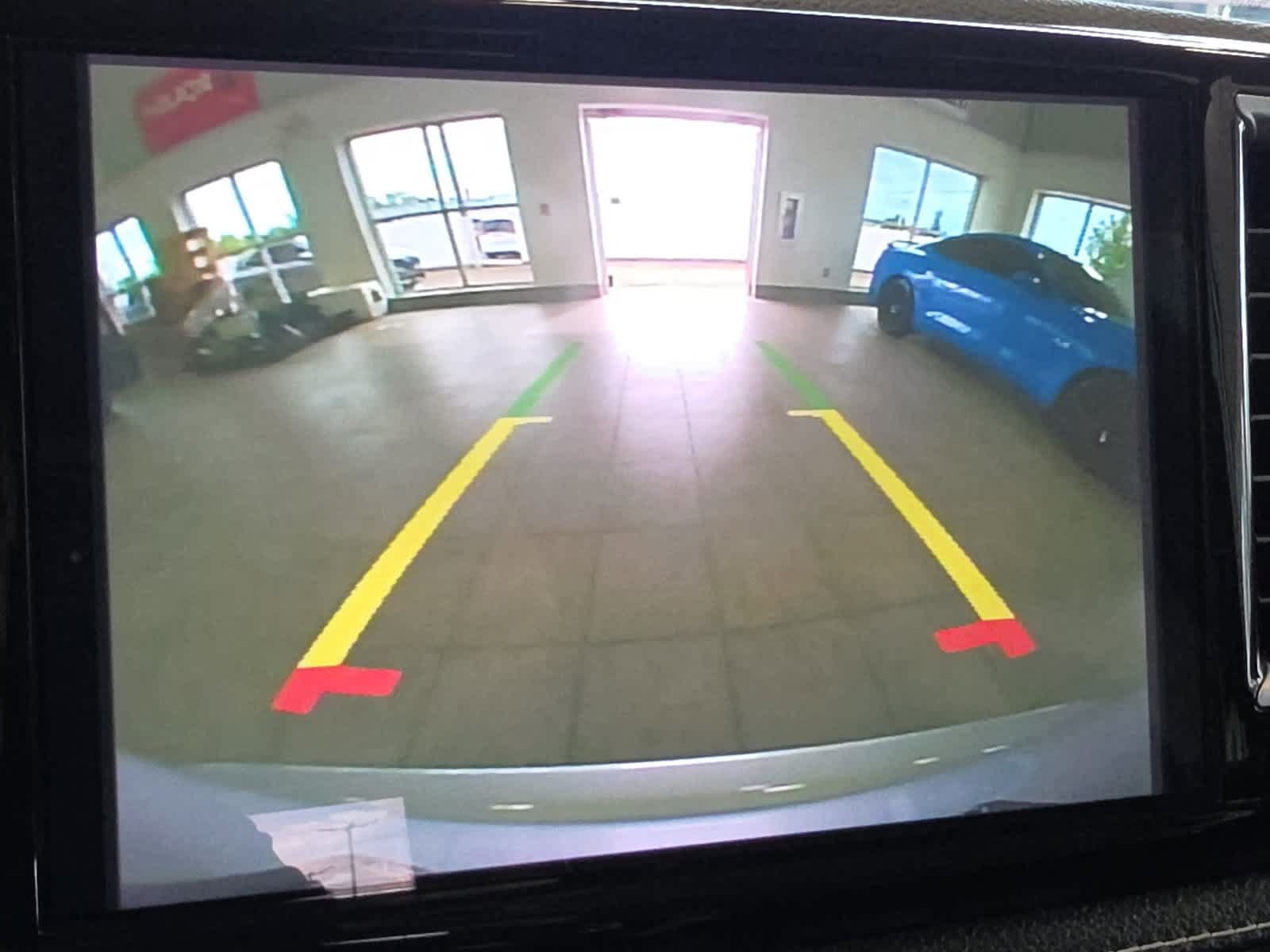 Used 2023 Chrysler Pacifica Limited FWD image 33