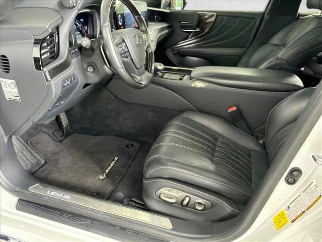 Used 2022 Lexus LS 500 w/ Interior Upgrade Package RWD image 11