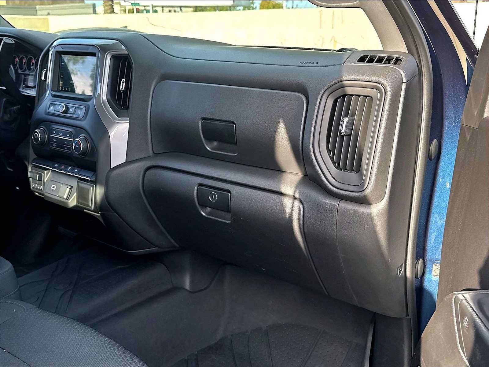 Used 2019 Chevrolet Silverado 1500 Custom w/ Custom Value Package RWD image 17