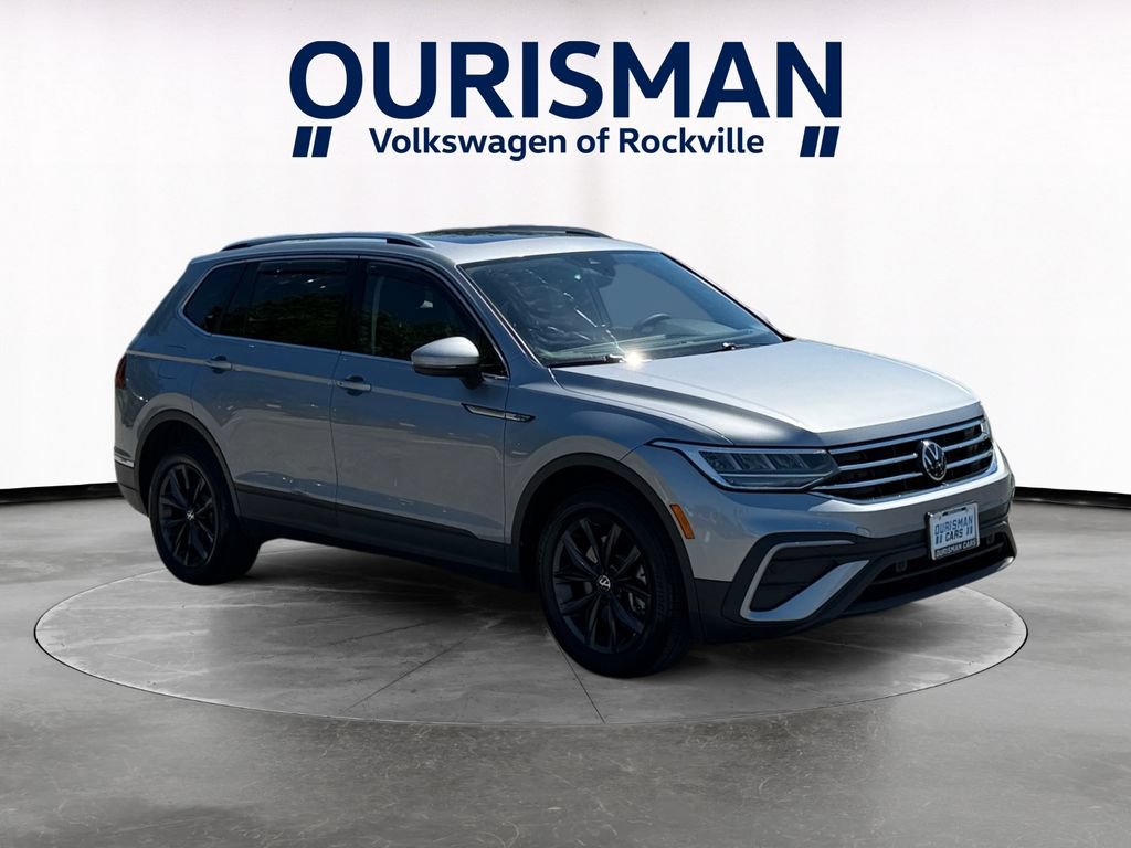 Used 2022 Volkswagen Tiguan SE w/ Panoramic Sunroof Package AWD/4WD image 1
