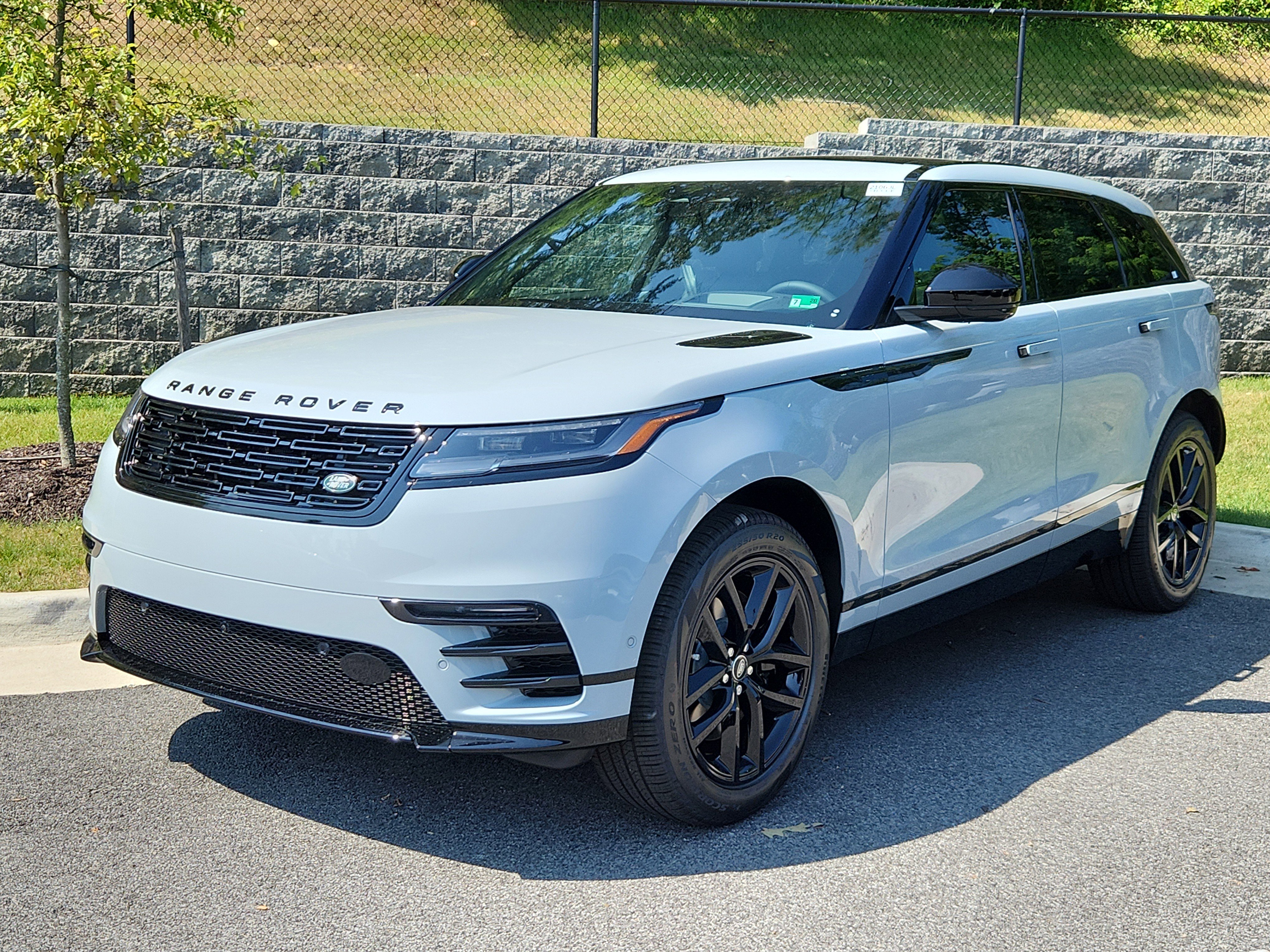 New 2026 Land Rover Range Rover Velar Dynamic SE image 1