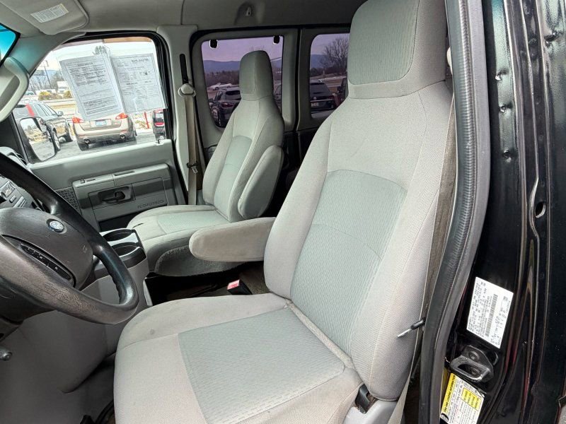Used 2014 Ford E-350 and Econoline 350 XLT RWD image 11