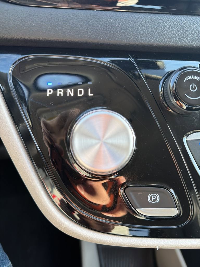 Used 2024 Chrysler Pacifica Touring-L FWD image 70