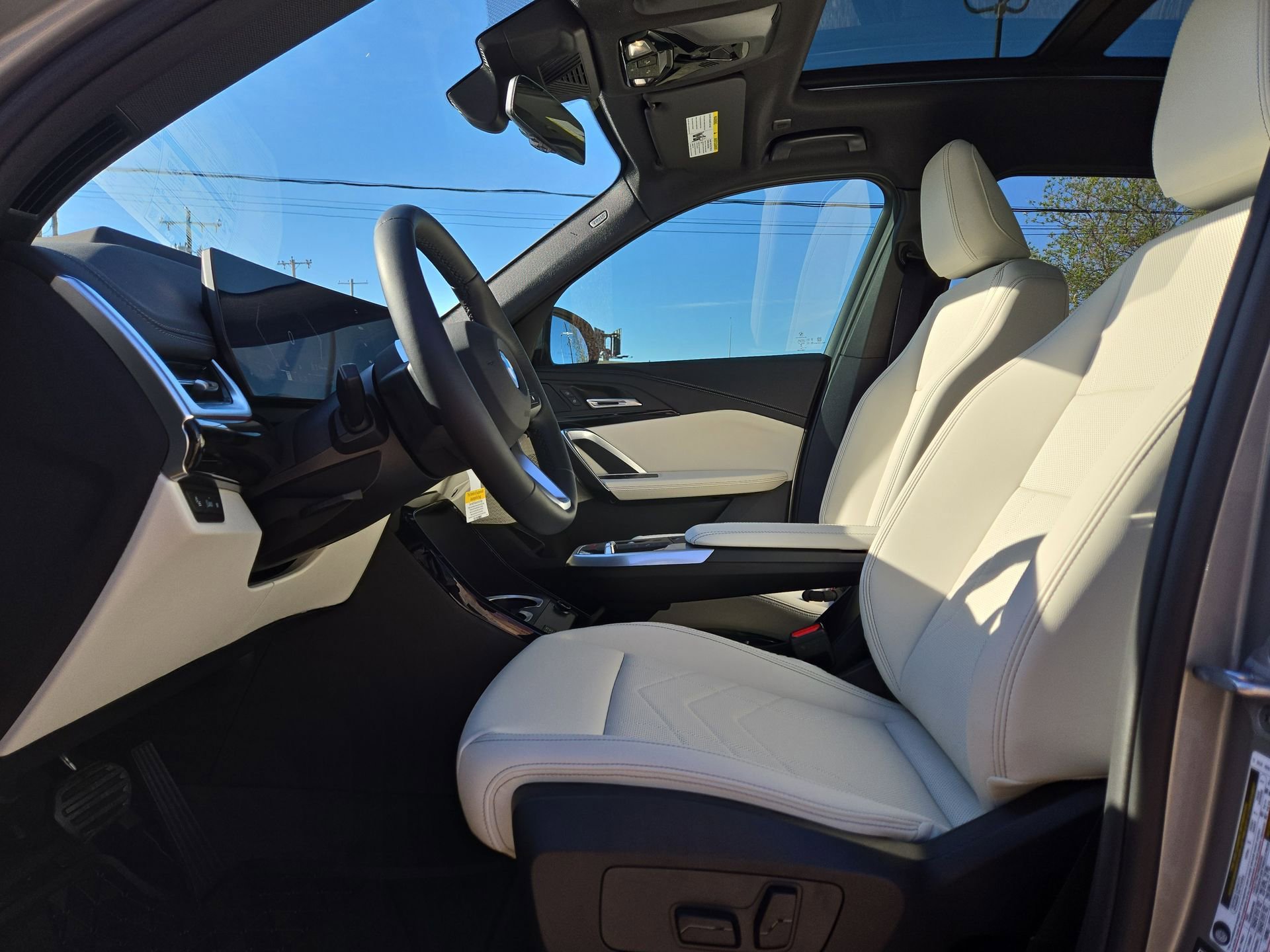 New 2026 BMW X1 xDrive28i w/ Technology Package AWD/4WD image 16
