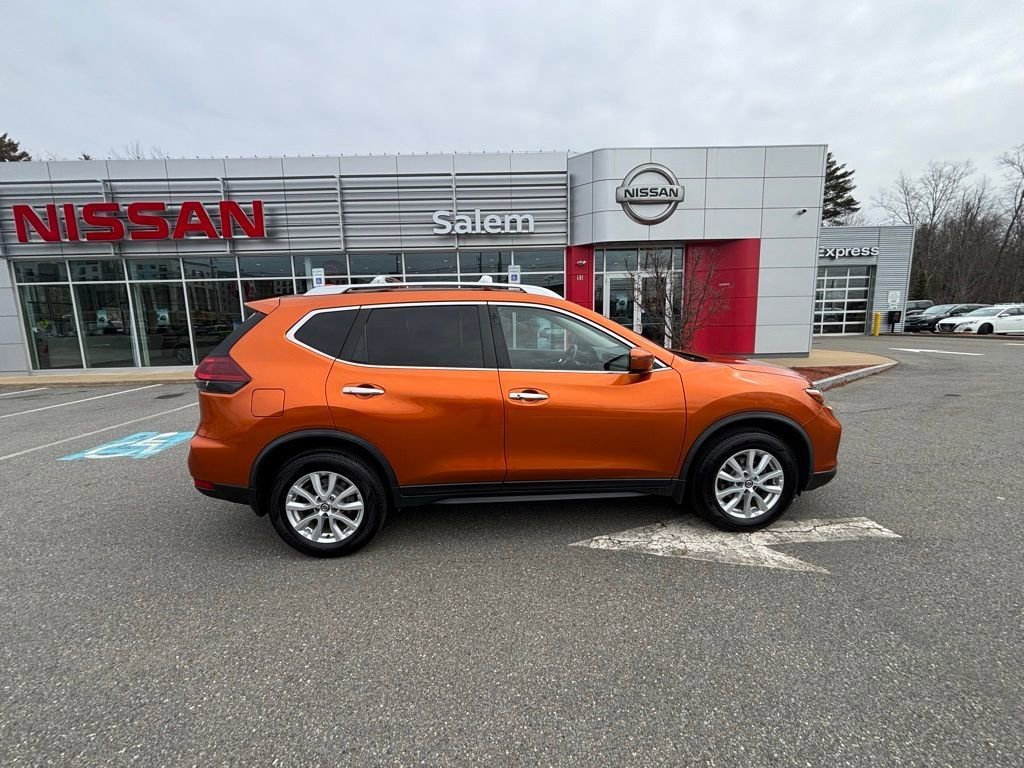 Used 2018 Nissan Rogue SV image 17