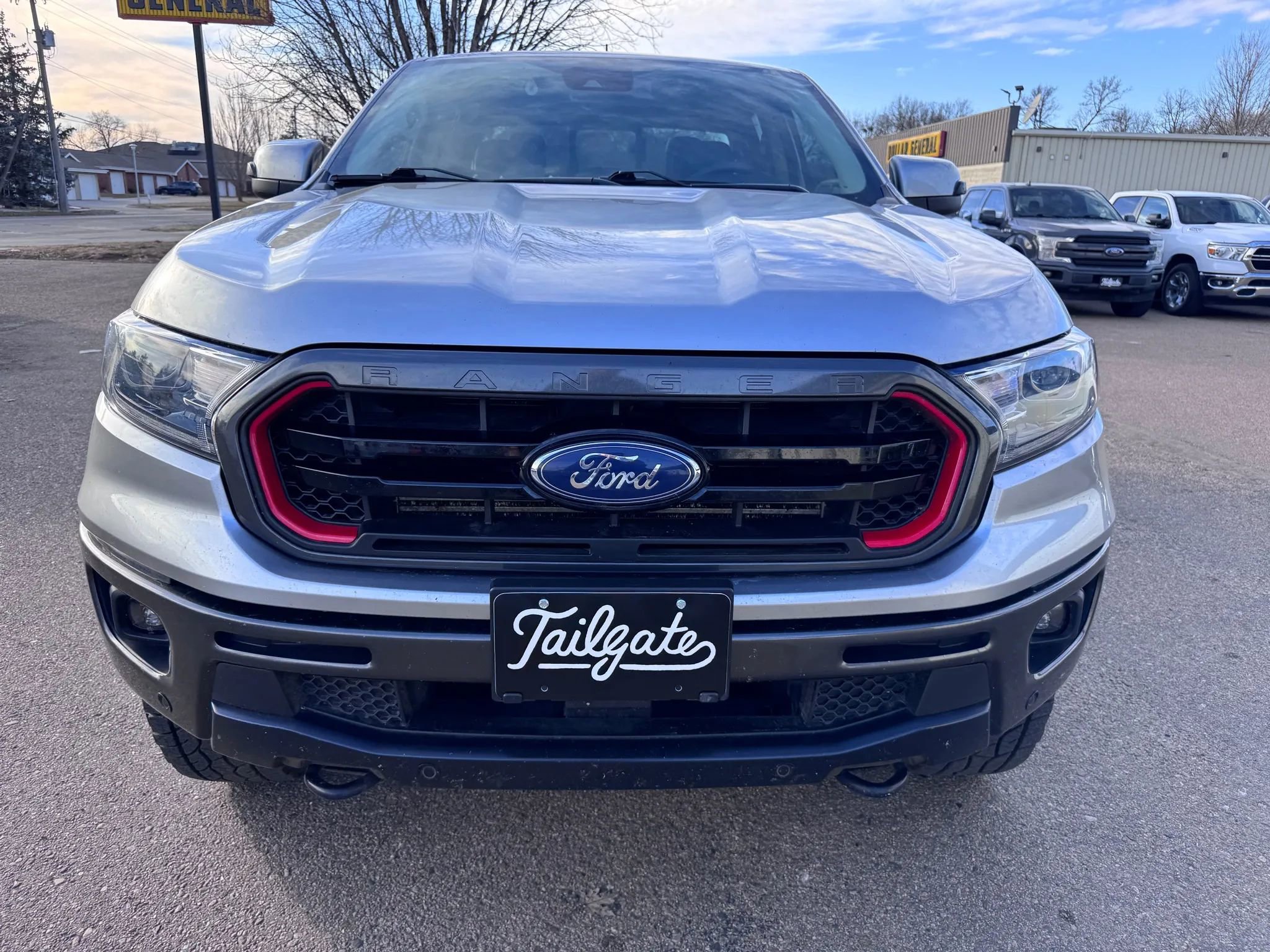 Used 2022 Ford Ranger Lariat w/ Tremor Off-Road Package image 2