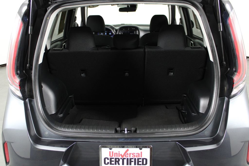 Used 2025 Kia Soul LX image 17