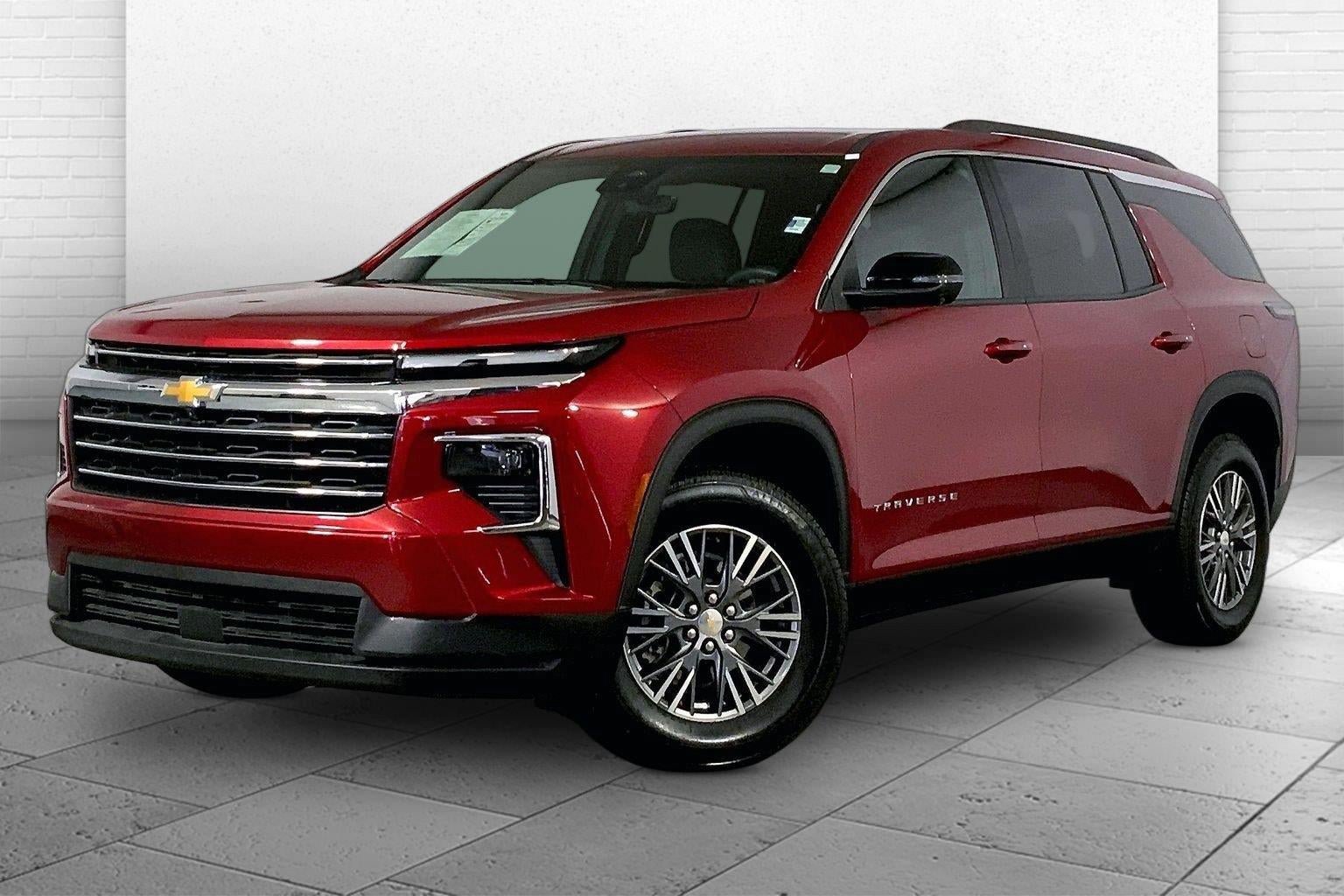 Used 2026 Chevrolet Traverse LT w/ Driver Confidence Package FWD image 12