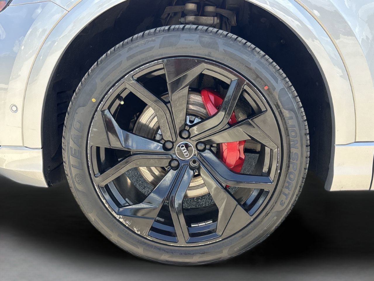 Used 2019 Audi Q8 Prestige AWD/4WD image 35