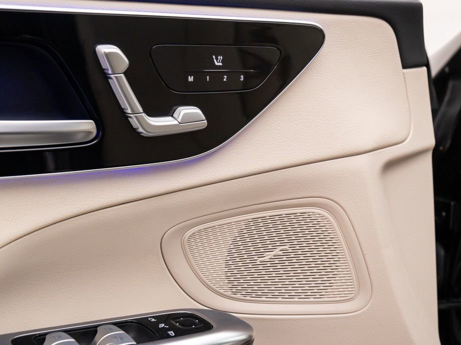 Used 2023 Mercedes-Benz C 300 4MATIC Sedan image 14