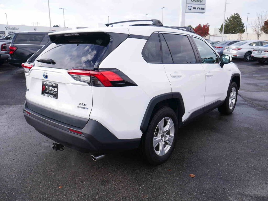 Used 2021 Toyota RAV4 XLE image 19
