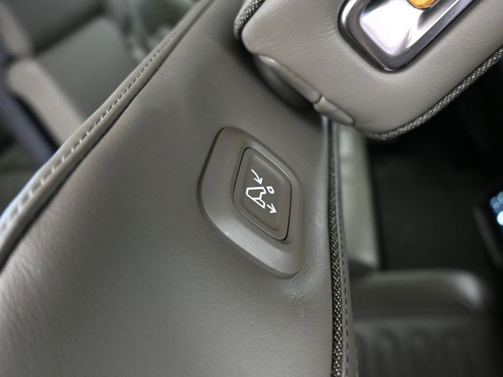 Used 2023 Rivian R1S Launch Edition image 41