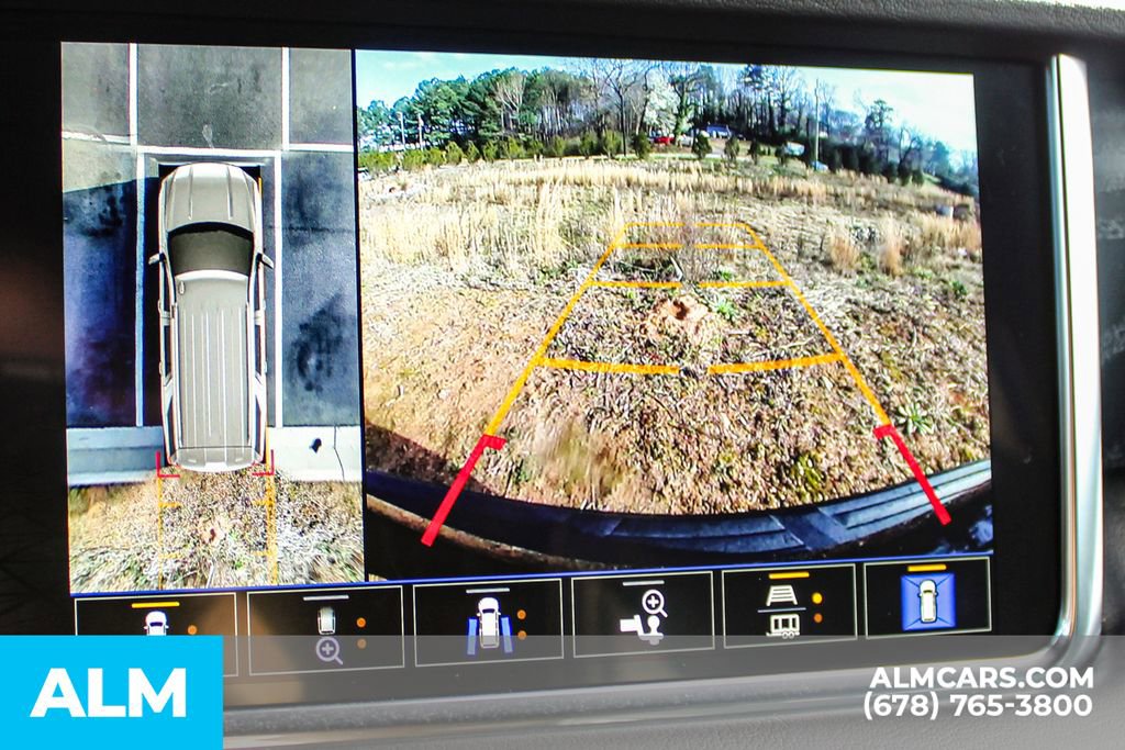 Used 2023 GMC Yukon Denali image 32