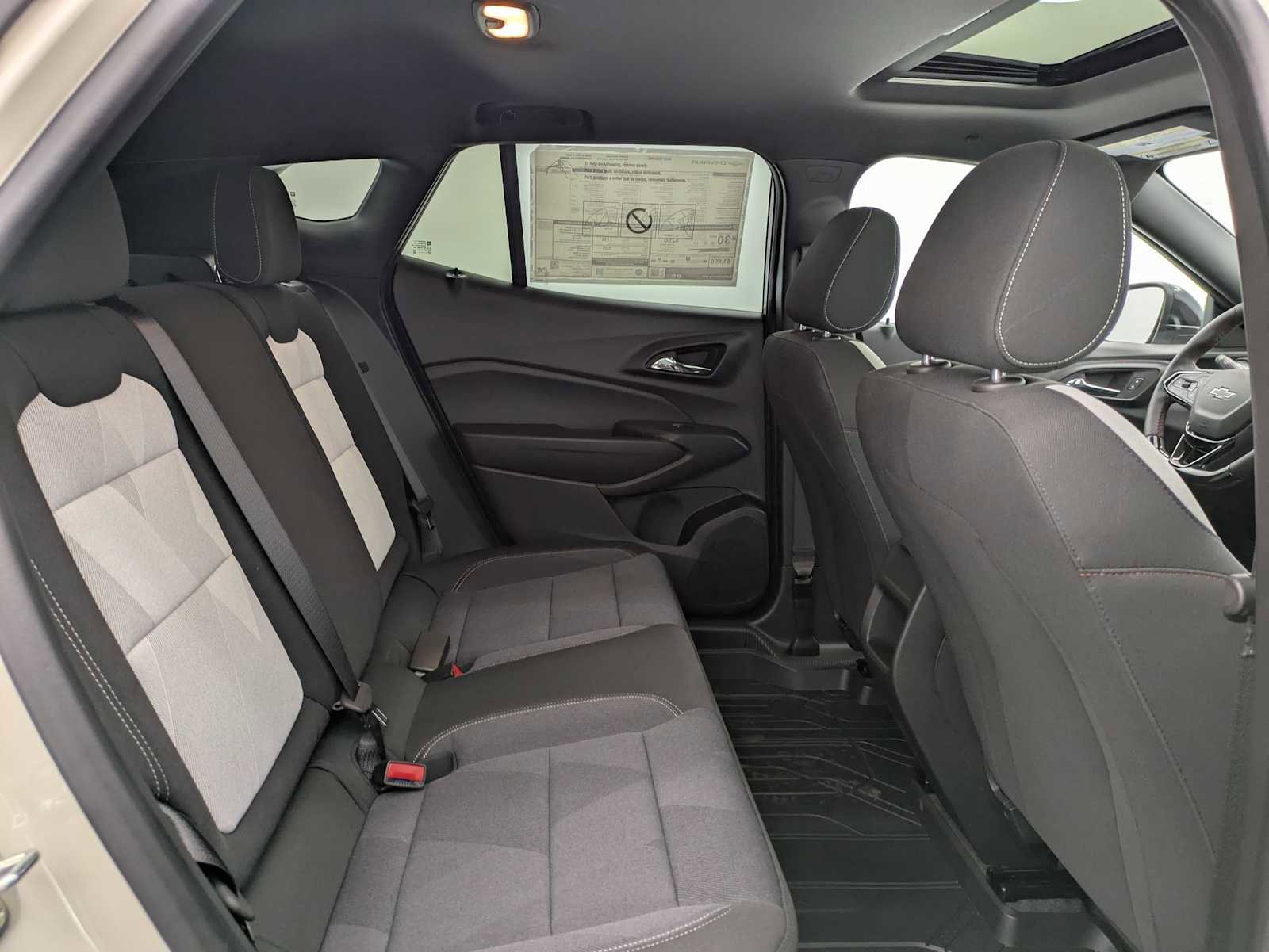 New 2026 Chevrolet Trax RS w/ Sunroof Package FWD image 22