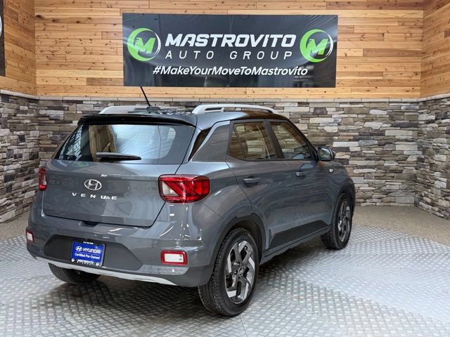 Used 2026 Hyundai Venue SEL FWD image 11