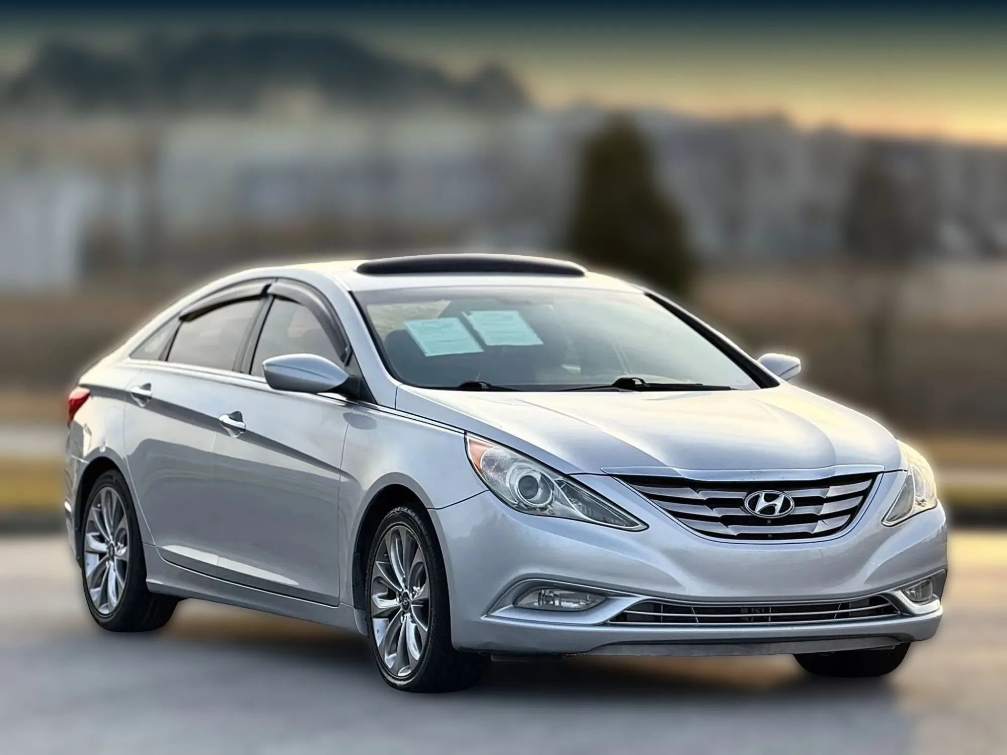 Used 2013 Hyundai Sonata SE w/ Navigation & Sunroof Pkg