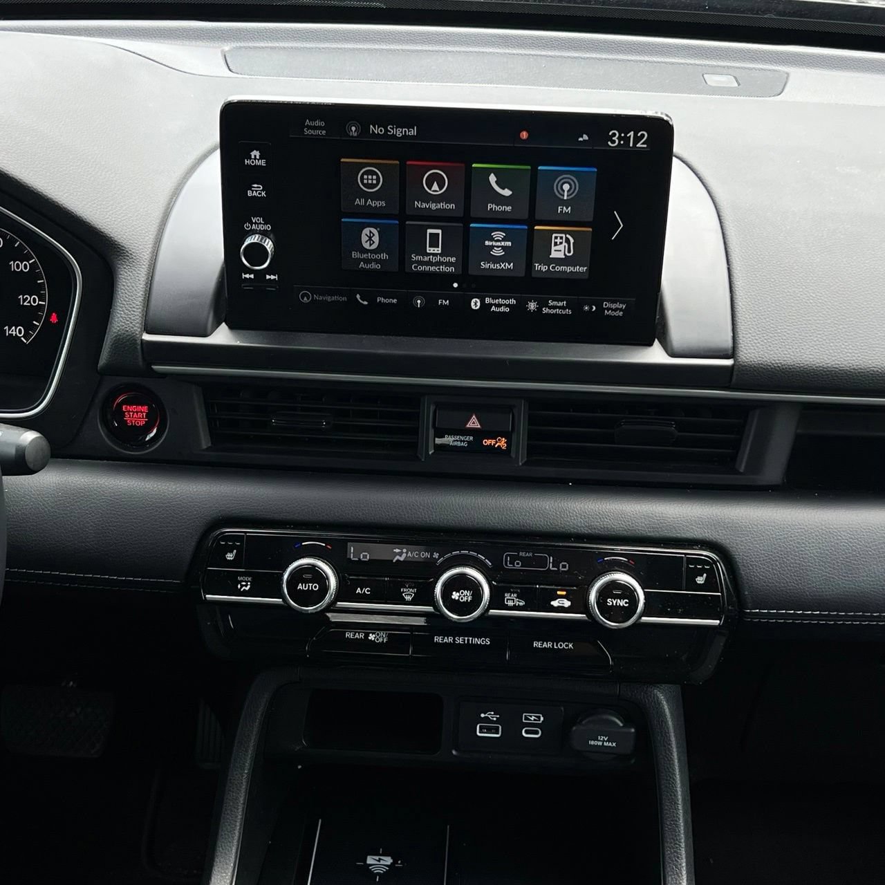 Used 2025 Honda Pilot Touring image 17