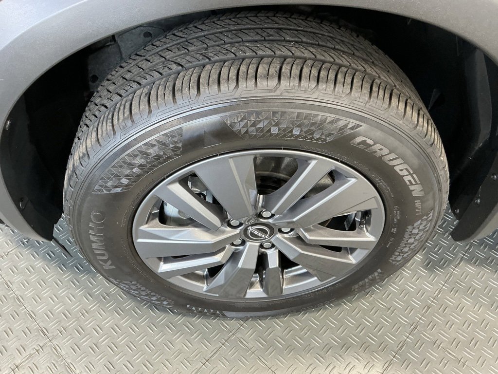 Used 2025 Nissan Pathfinder SV image 30