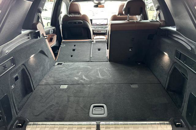 Used 2024 BMW X5 xDrive50e w/ Parking Assistance Package image 14