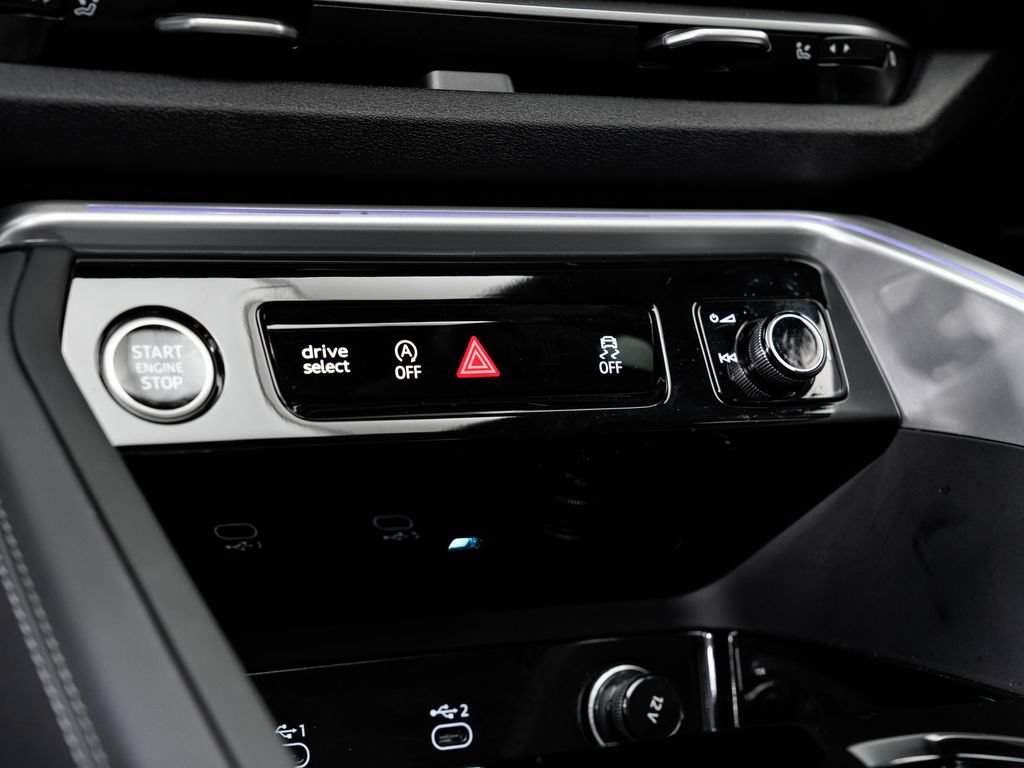 Certified 2025 Audi Q5 Premium w/ Premium Plus AWD/4WD image 17