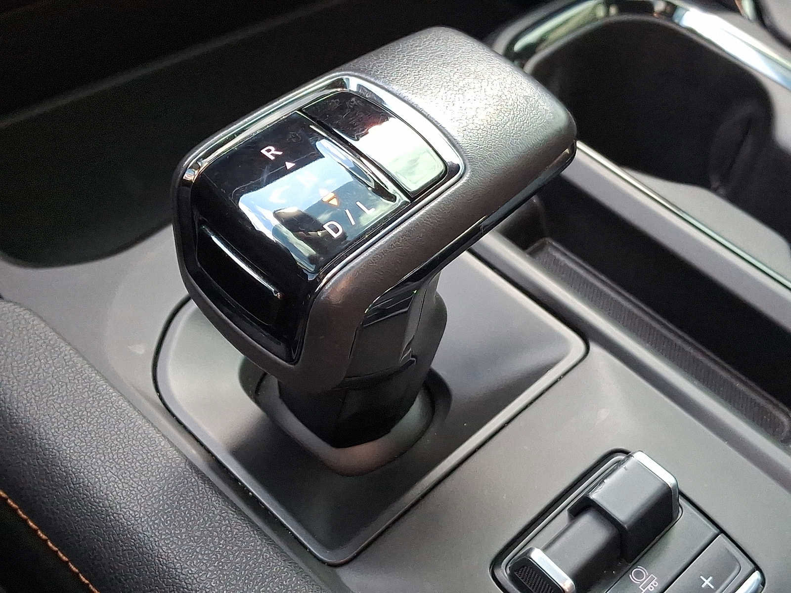 Used 2022 GMC Sierra 1500 AT4 w/ AT4 Premium Package image 18