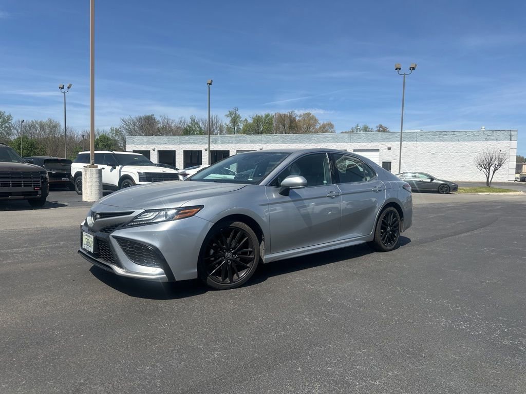 Used 2023 Toyota Camry XSE image 11