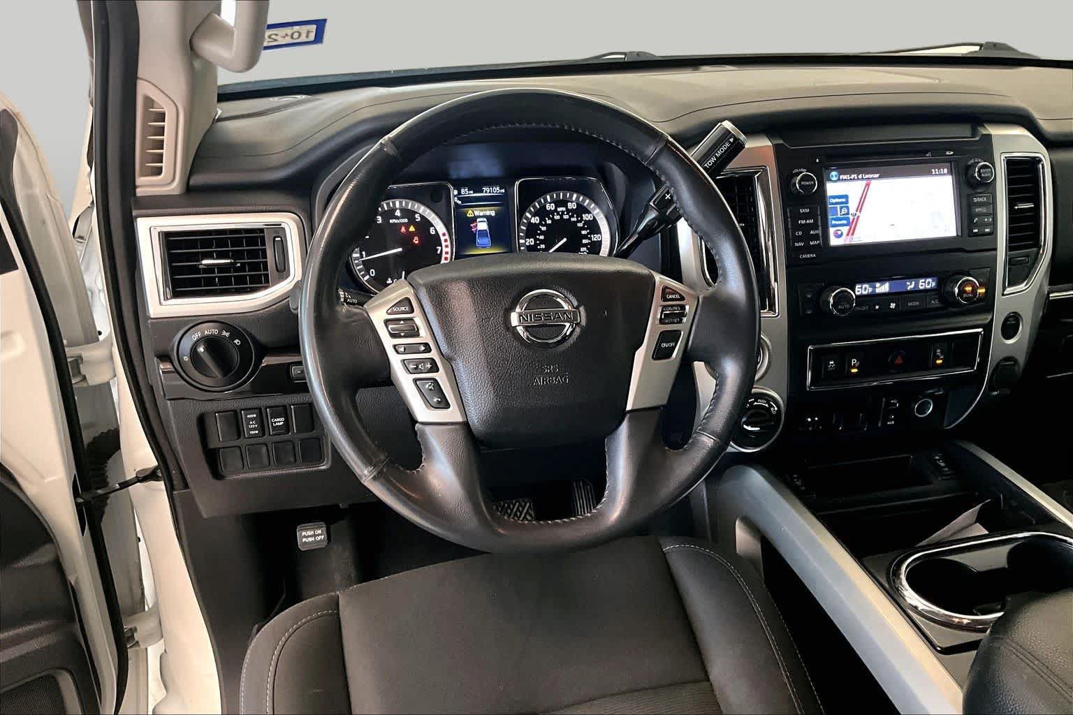 Used 2018 Nissan Titan SV w/ SV Convenience Package AWD/4WD image 16