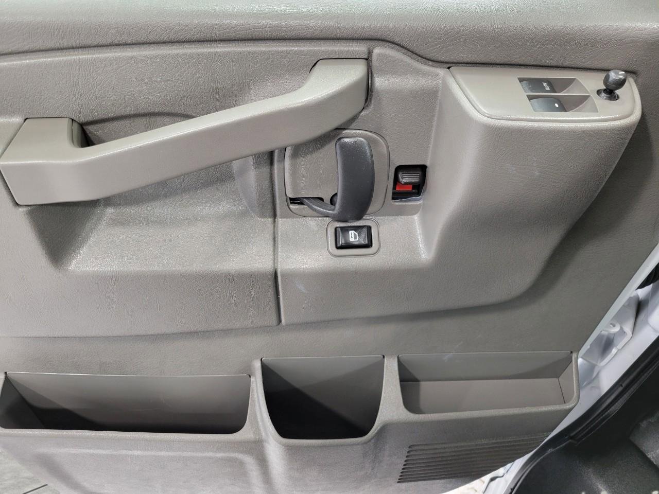 Used 2025 Chevrolet Express 3500 LS image 26