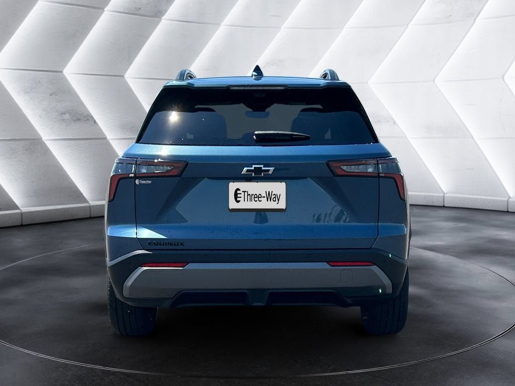 New 2026 Chevrolet Equinox LT w/ Midnight Edition FWD image 4