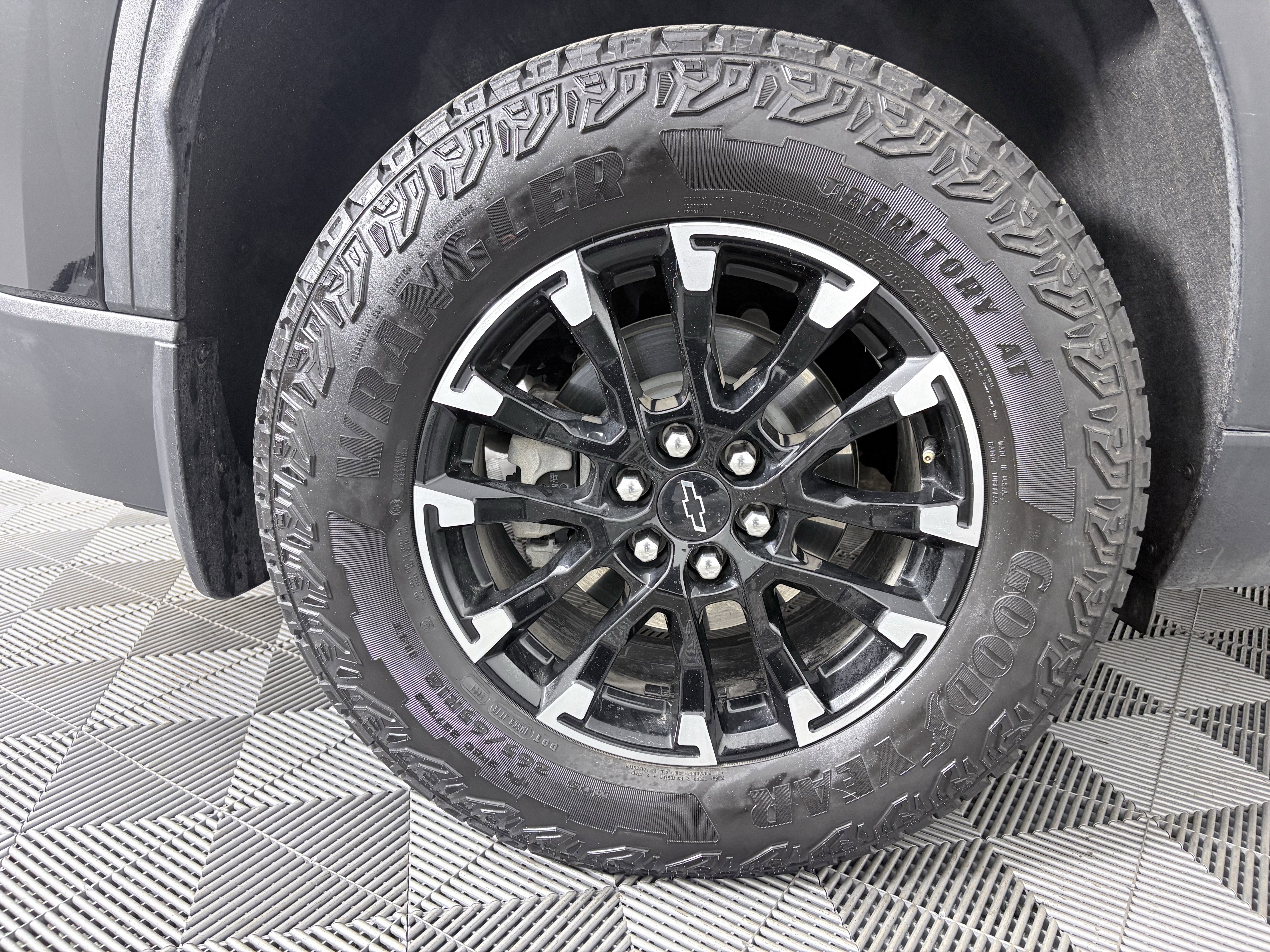 Used 2024 Chevrolet Traverse Z71 image 13