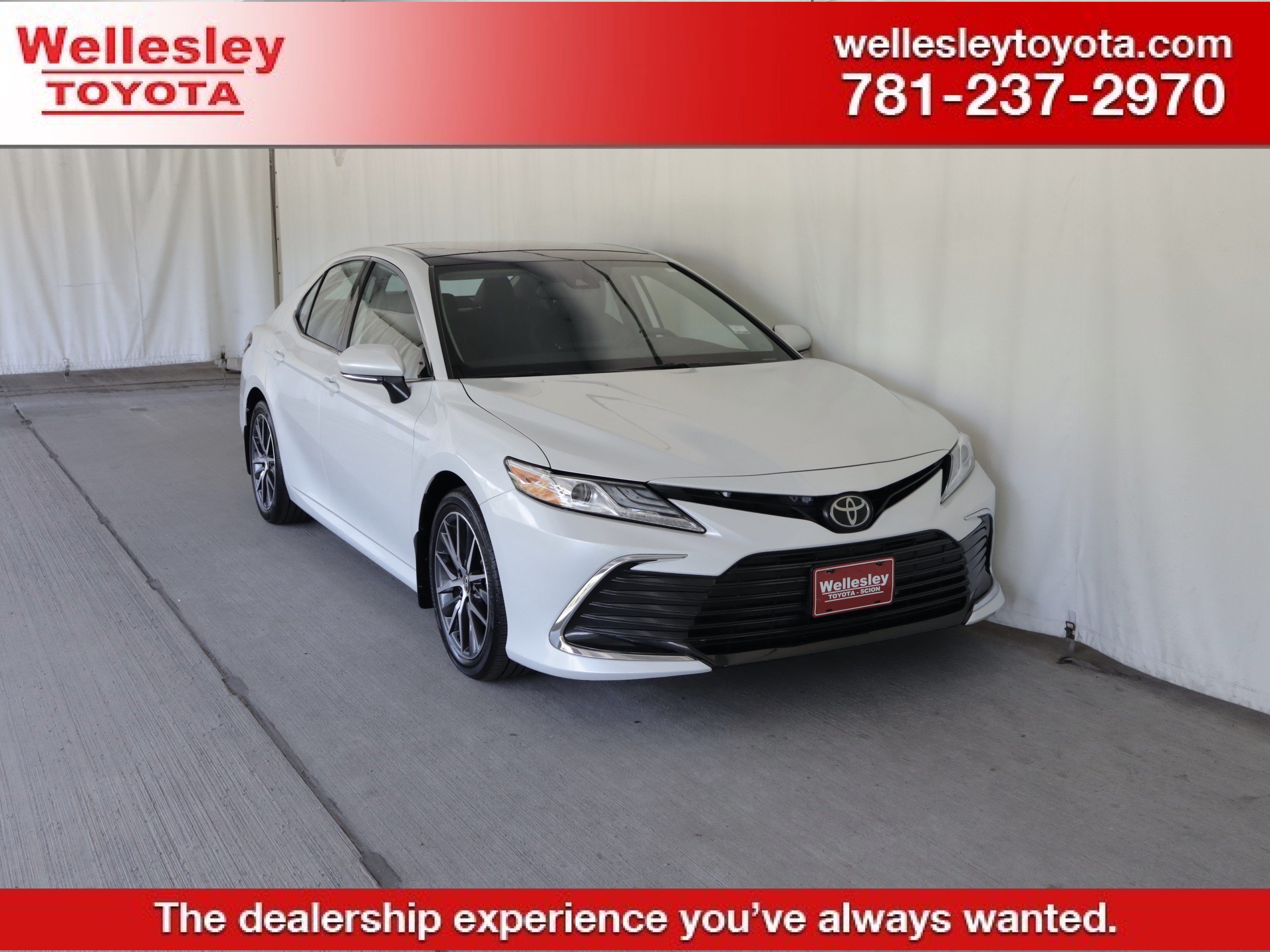 Used 2024 Toyota Camry XLE w/ Cold Weather Package AWD/4WD image 1