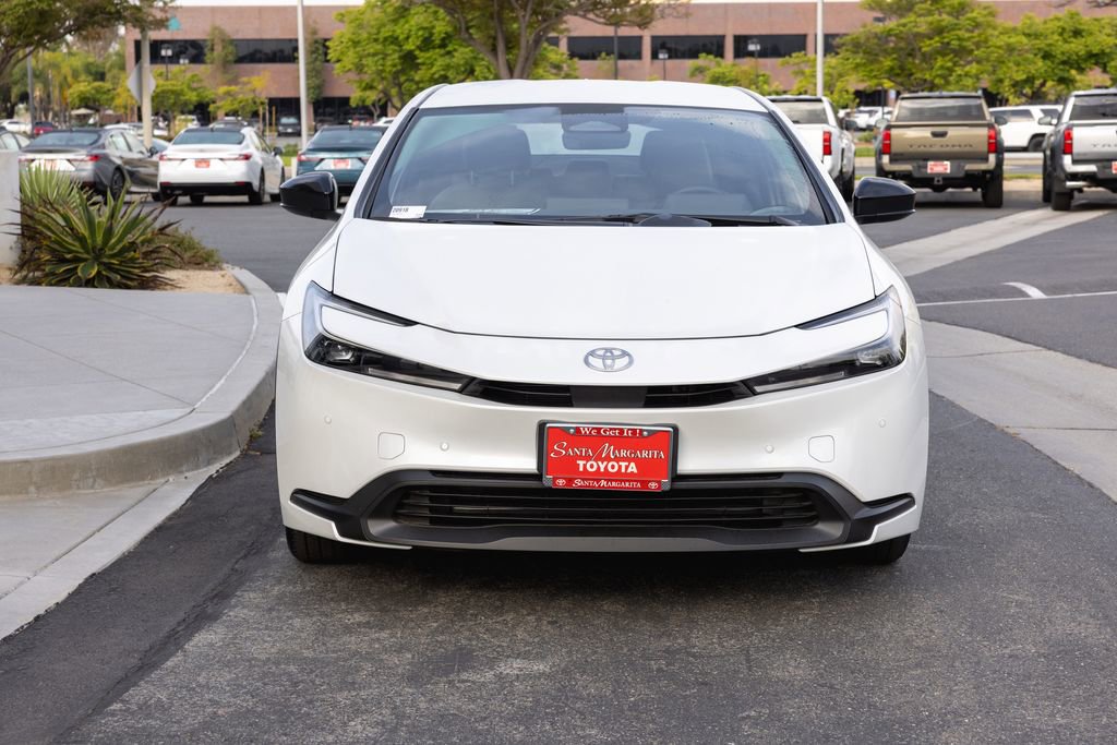 Used 2025 Toyota Prius LE image 2