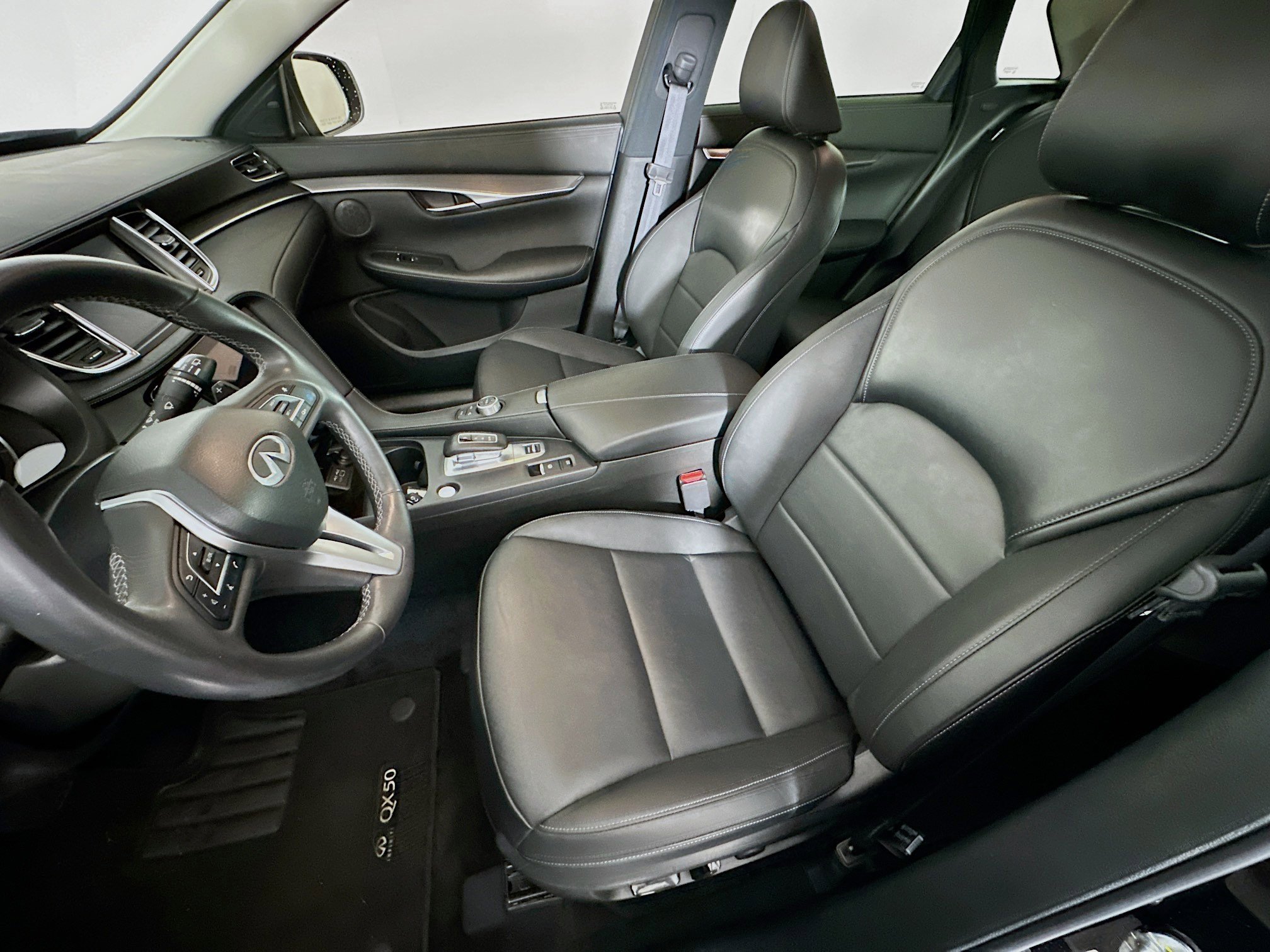 Used 2023 INFINITI QX50 Pure image 13