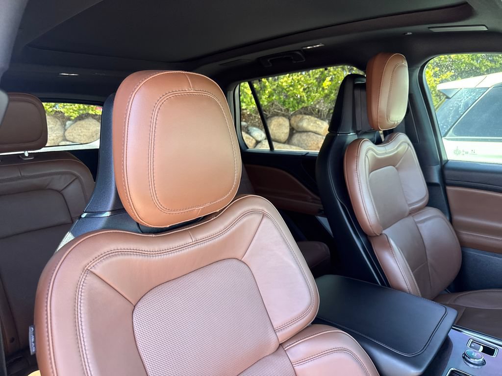 Used 2023 Lincoln Aviator Reserve w/ Equipment Group 201A AWD/4WD image 32