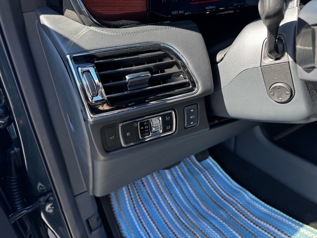 Used 2024 Lincoln Navigator L Reserve AWD/4WD image 19