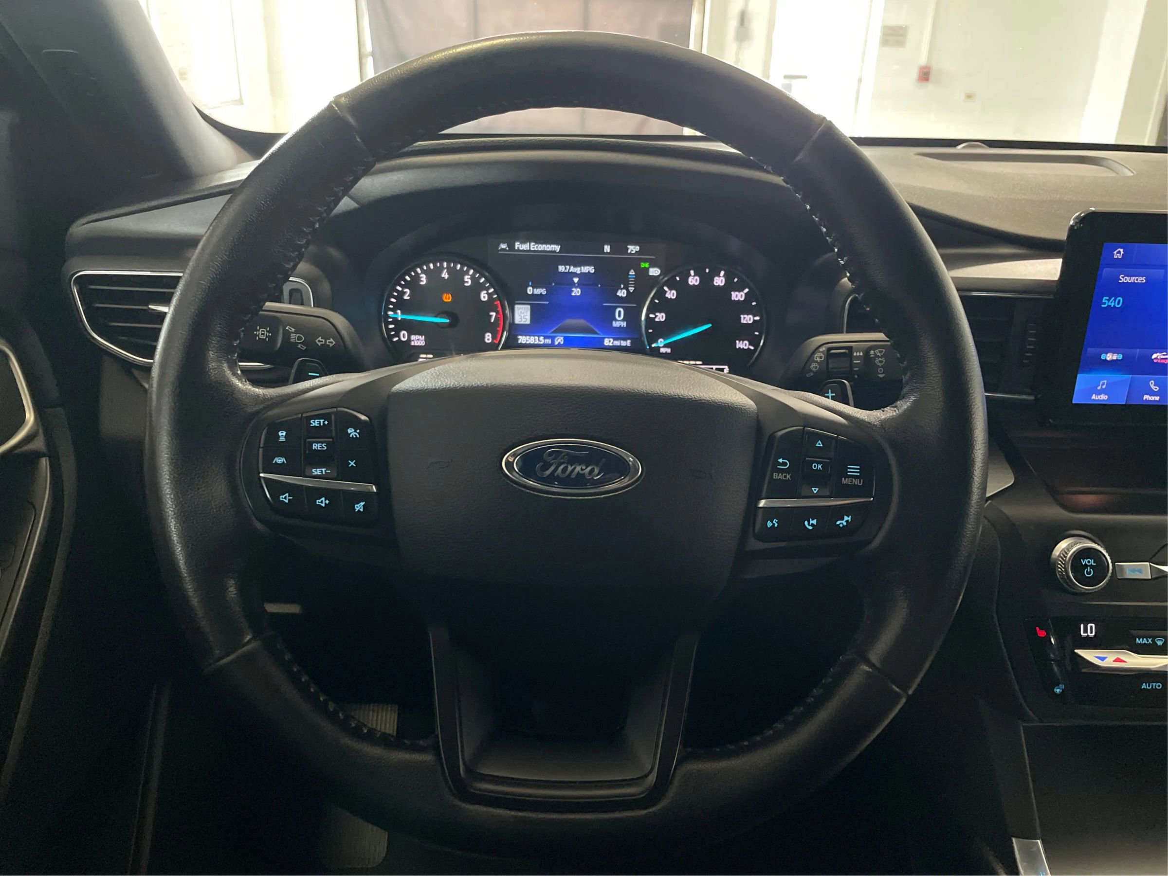 Used 2020 Ford Explorer XLT w/ Equipment Group 202A image 22