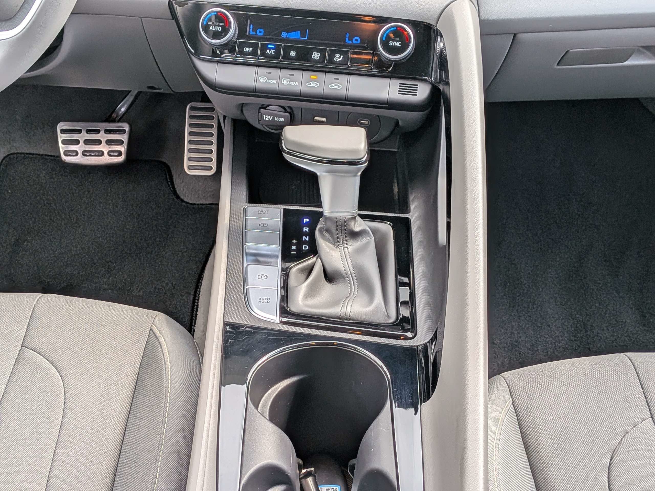 Certified 2026 Hyundai Elantra SEL FWD image 18