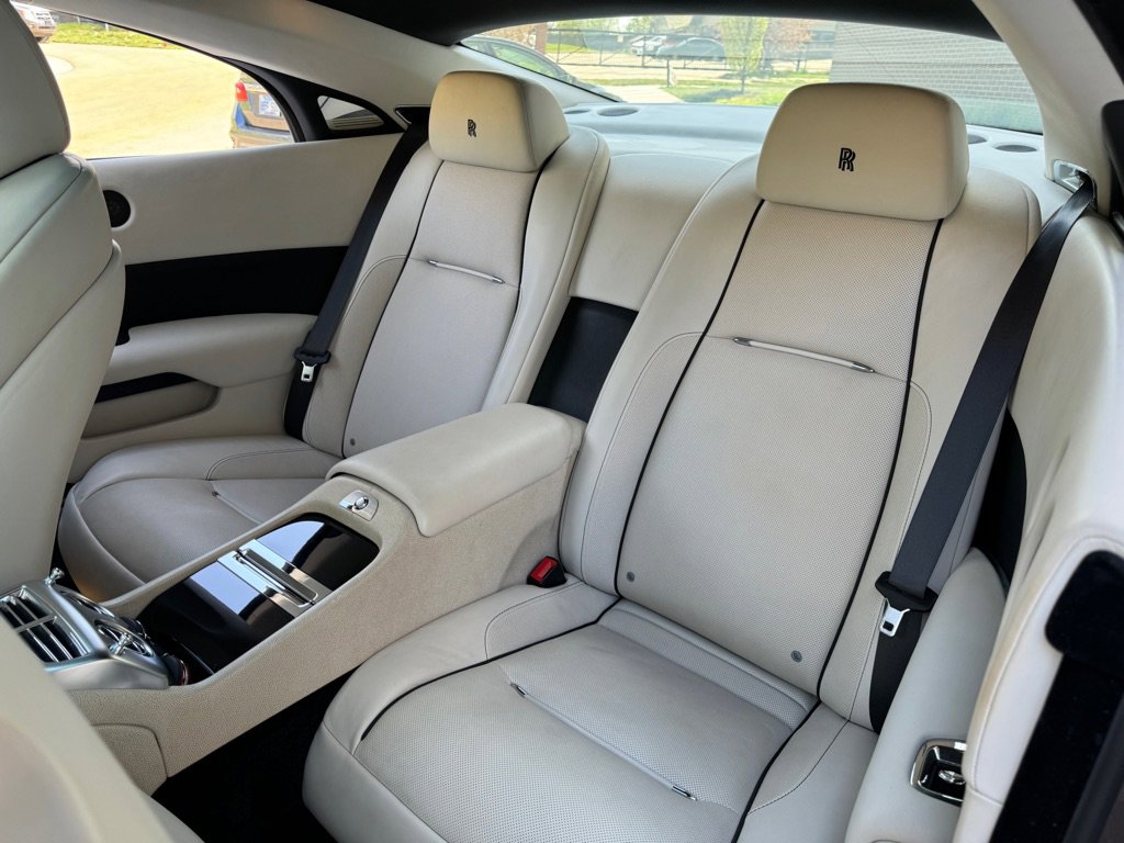 Used 2016 Rolls-Royce Wraith image 20