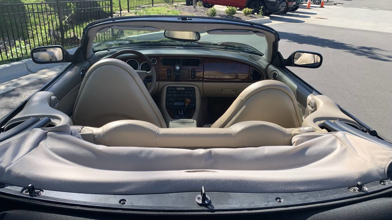 Used 2000 Jaguar XK8 Convertible RWD image 55