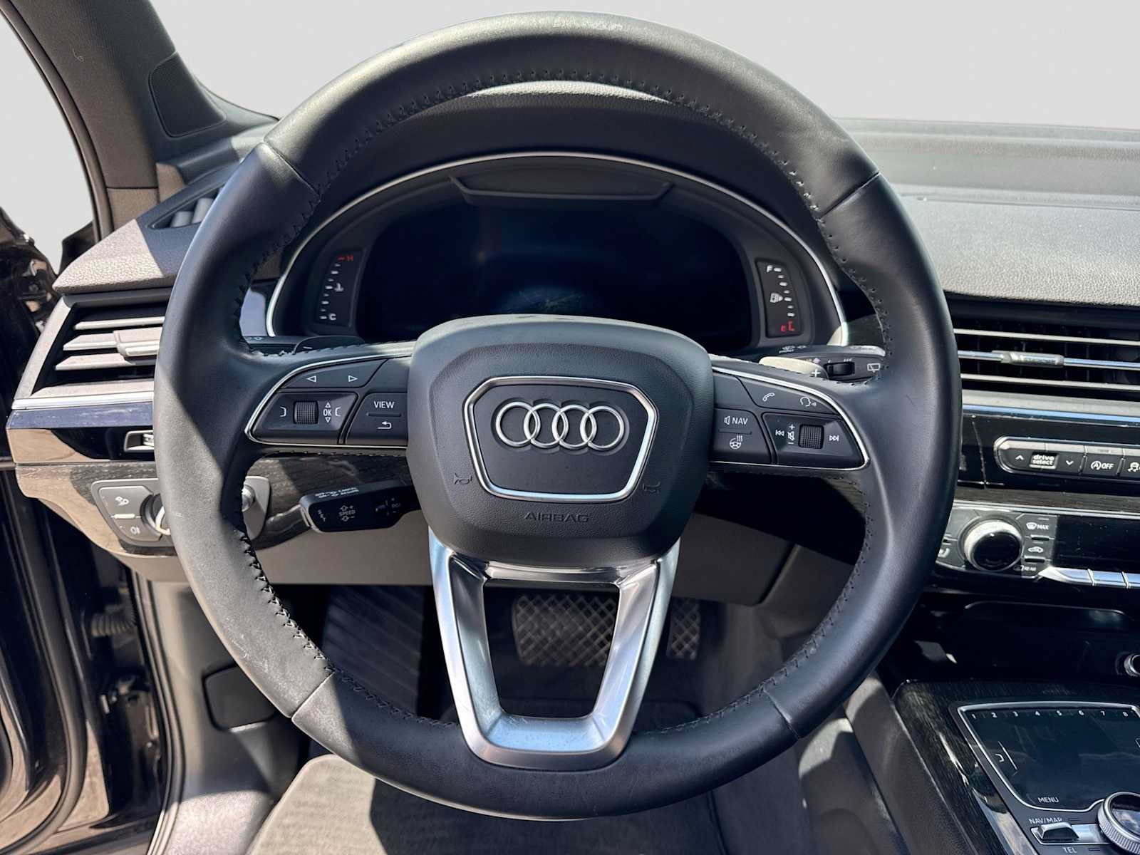 Used 2018 Audi Q7 3.0T Prestige w/ Prestige Package AWD/4WD image 25