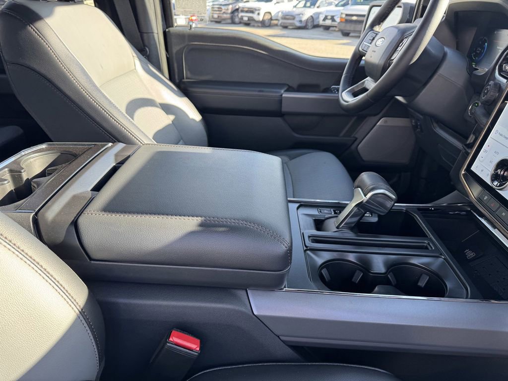 Used 2025 Ford F150 Lightning Lariat AWD/4WD image 6