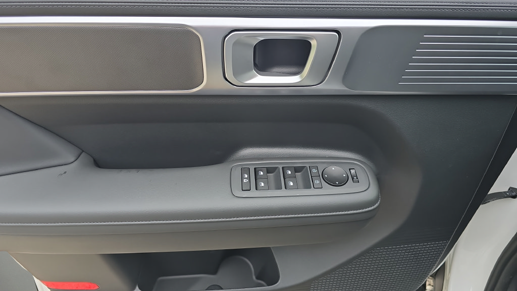 New 2027 Hyundai Santa Fe SEL AWD/4WD image 16