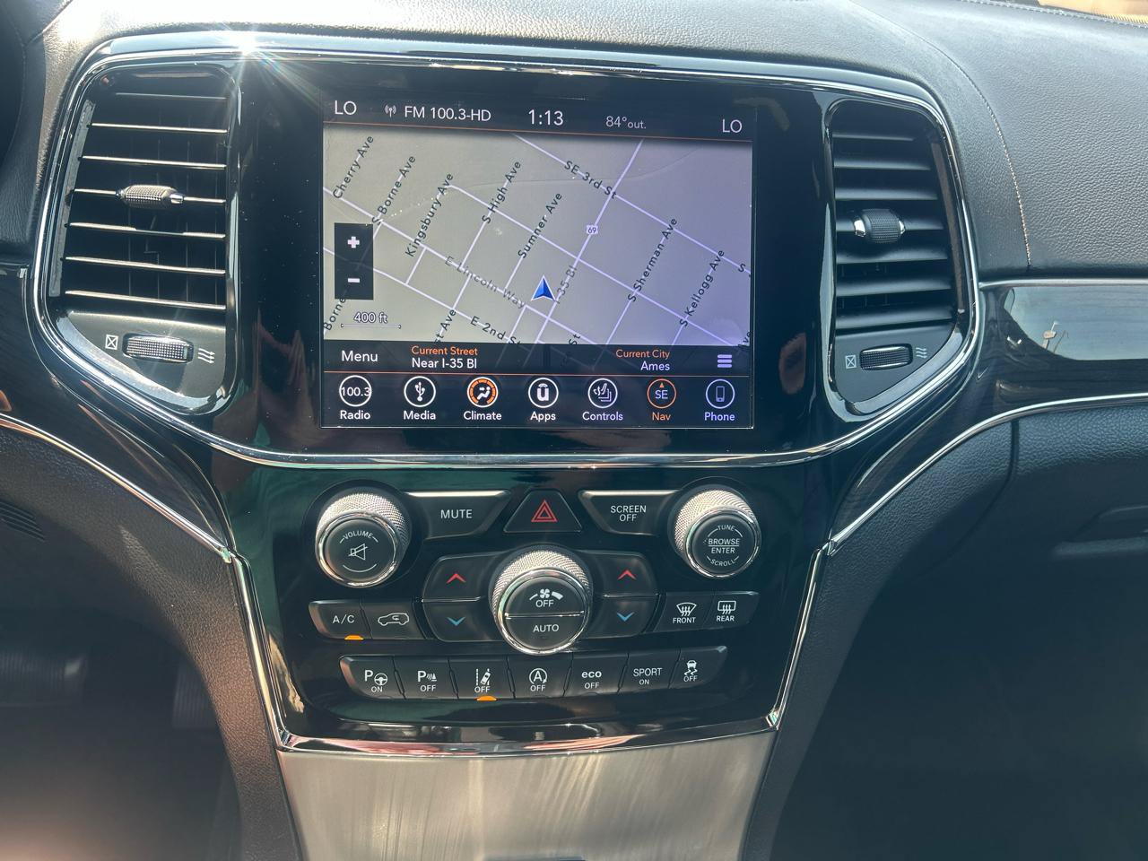 Used 2019 Jeep Grand Cherokee Overland AWD/4WD image 19