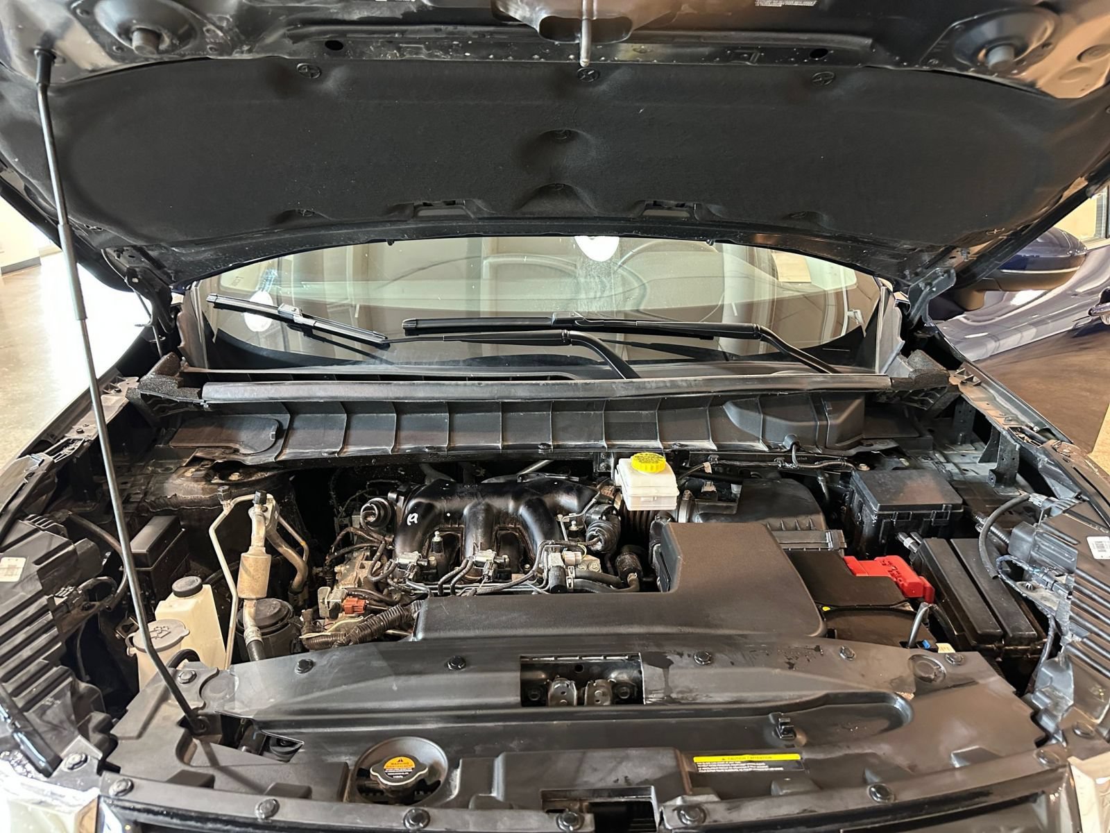 Used 2025 Nissan Pathfinder SV AWD/4WD image 34