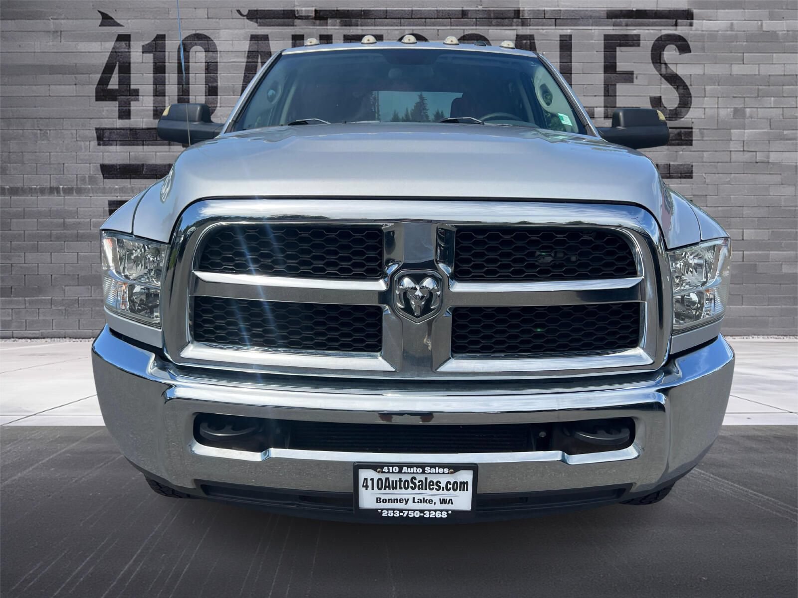 Used 2017 RAM 2500 Tradesman w/ Chrome Appearance Group AWD/4WD image 8