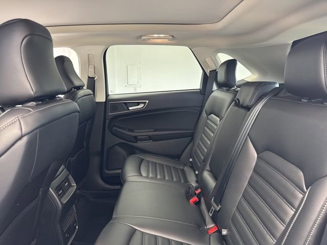 Used 2022 Ford Edge SEL w/ Convenience Package image 13