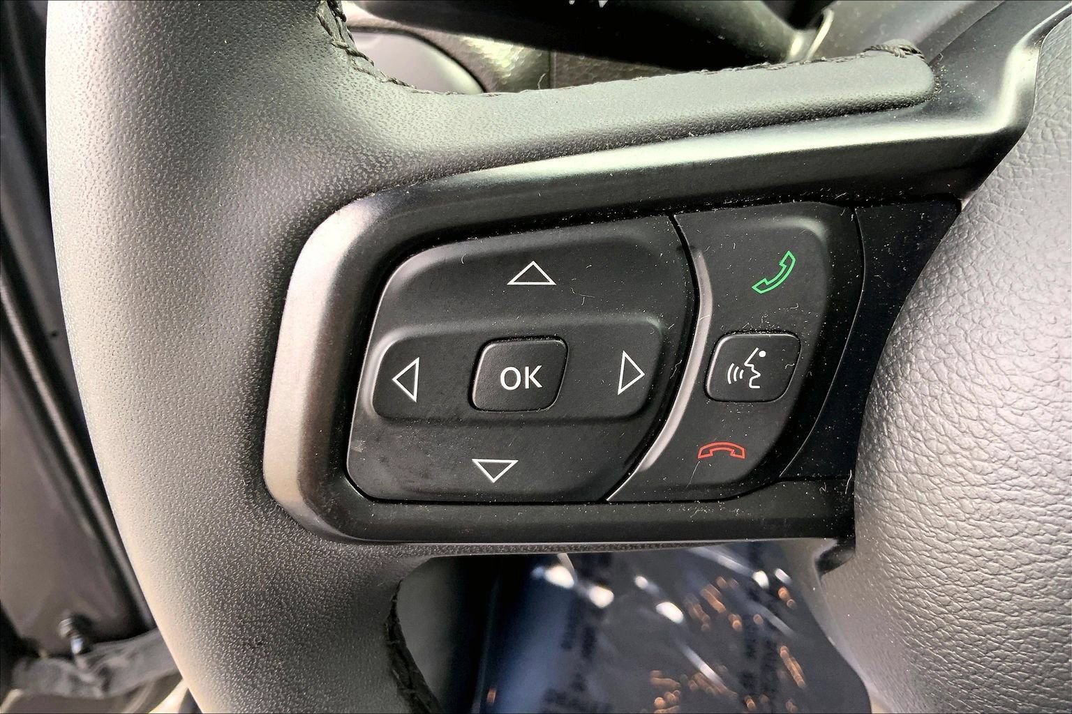 Certified 2023 Jeep Gladiator Sport AWD/4WD image 18