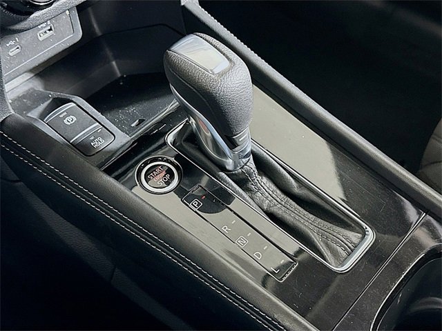 Used 2023 Nissan Kicks SR w/ Exterior Package image 16